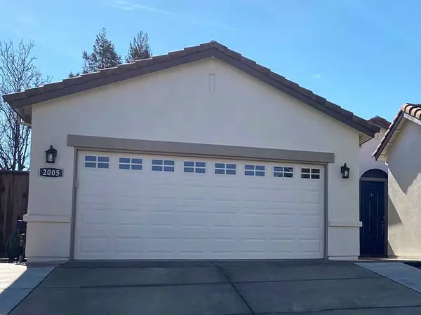 A garage door painted by Westworld Painting in Sacrameto